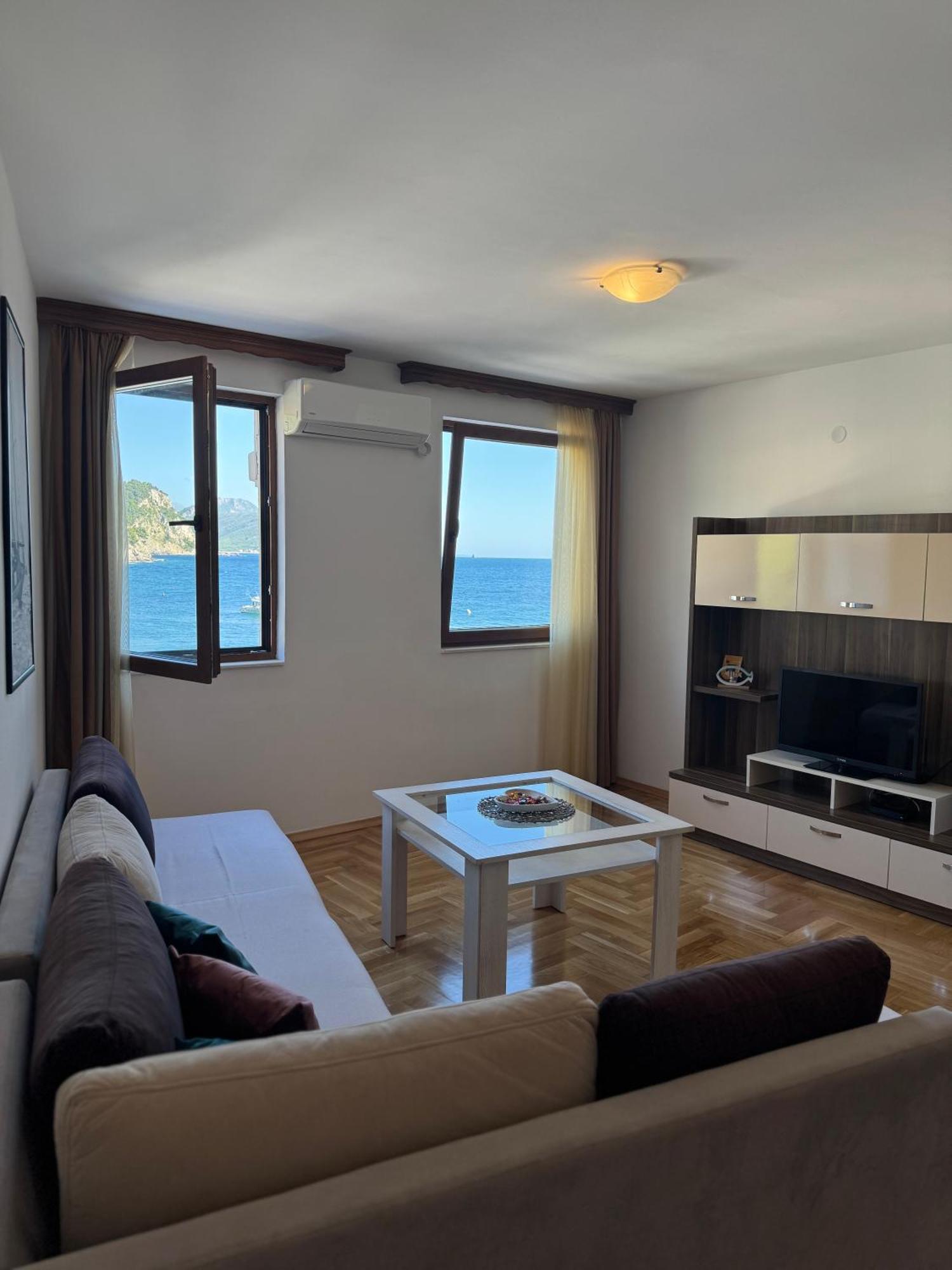 Apartments First Line Petrovac Kültér fotó